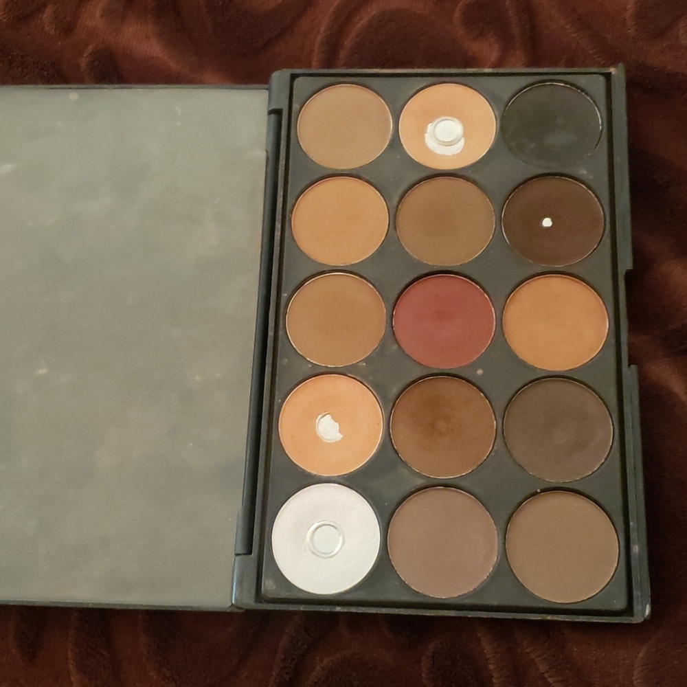 Make up pallet